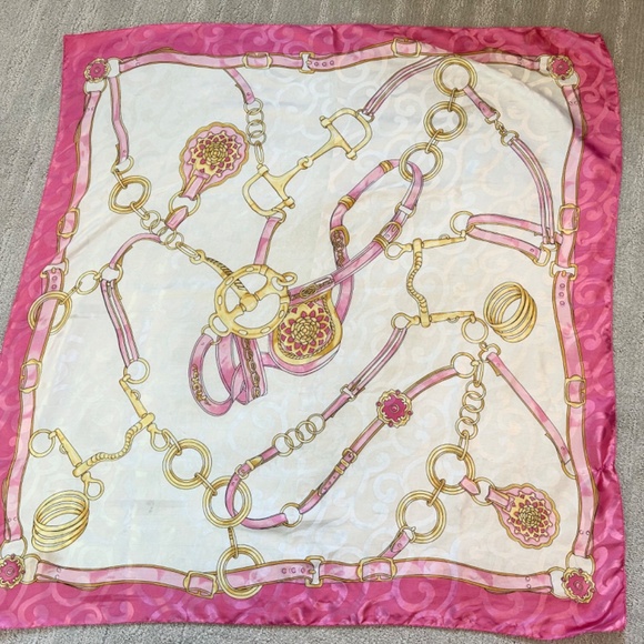 Copy Gucci Pink Gold Large Scarf with Logo - Picture 2 of 3
